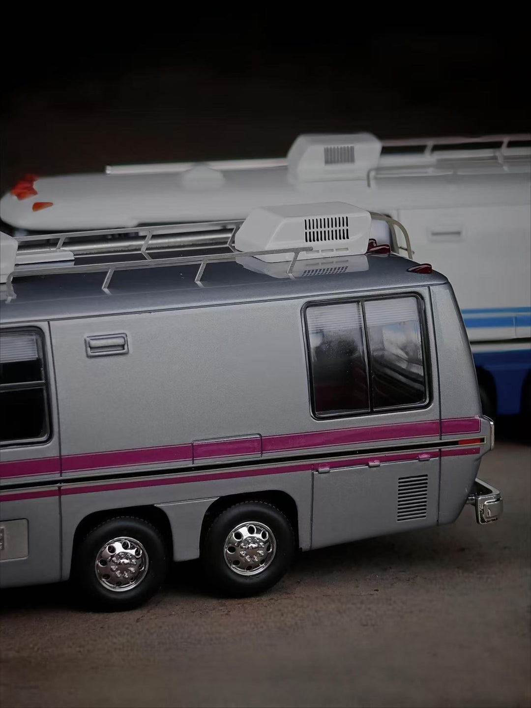 [Preorder] MK Miniatures 1:64 1978 GMC Motorhome APA XPO Edition (2 Colours)