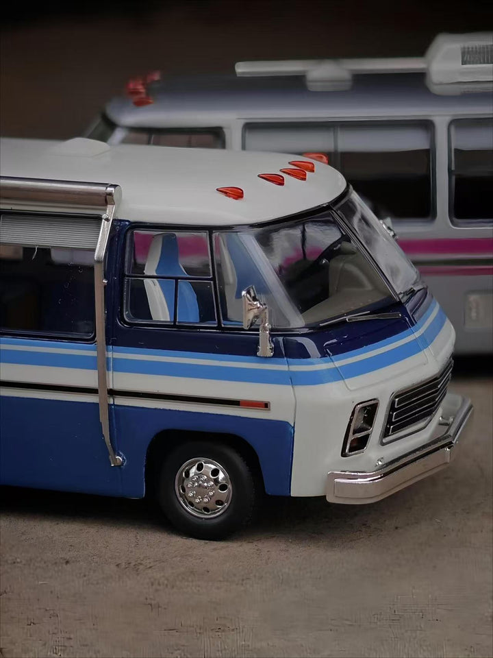 [Preorder] MK Miniatures 1:64 1978 GMC Motorhome APA XPO Edition (2 Colours)