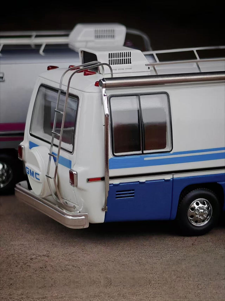 [Preorder] MK Miniatures 1:64 1978 GMC Motorhome APA XPO Edition (2 Colours)