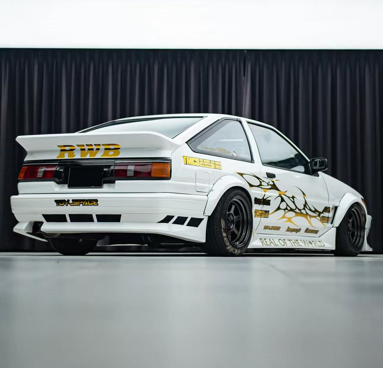 DCT 1:64 RWB AE86 TMCS Singapore Limited Edition White with Chrome