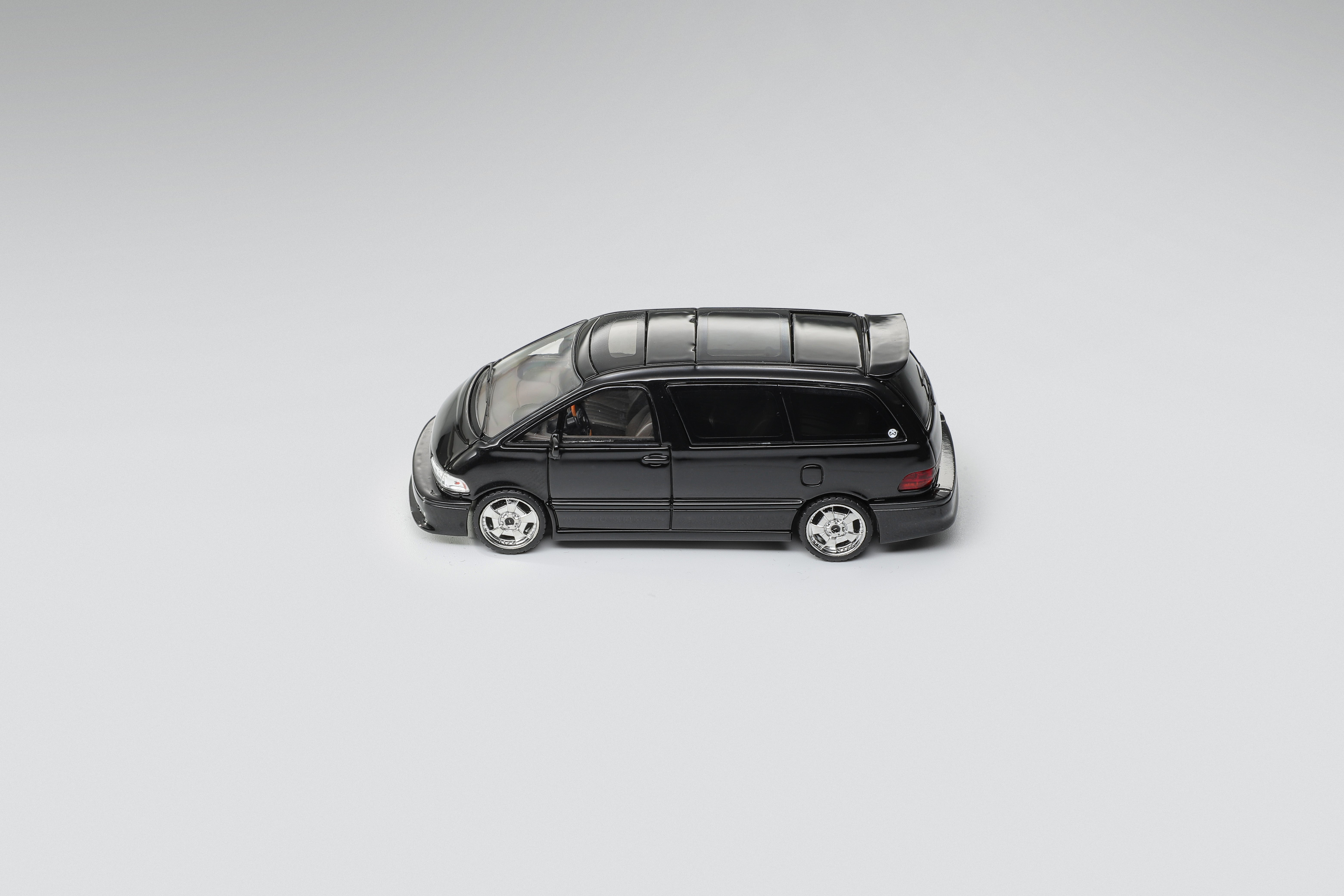 Mortal 1:64 Toyota Previa (2 Colours) – Horizon Diecast
