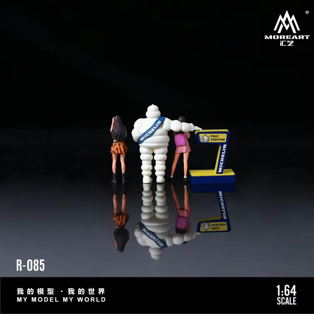 [Preorder] MoreArt 1:64 RACING TRACK BEAUTY PHOTOGRAPHY DOLL SET MO223085