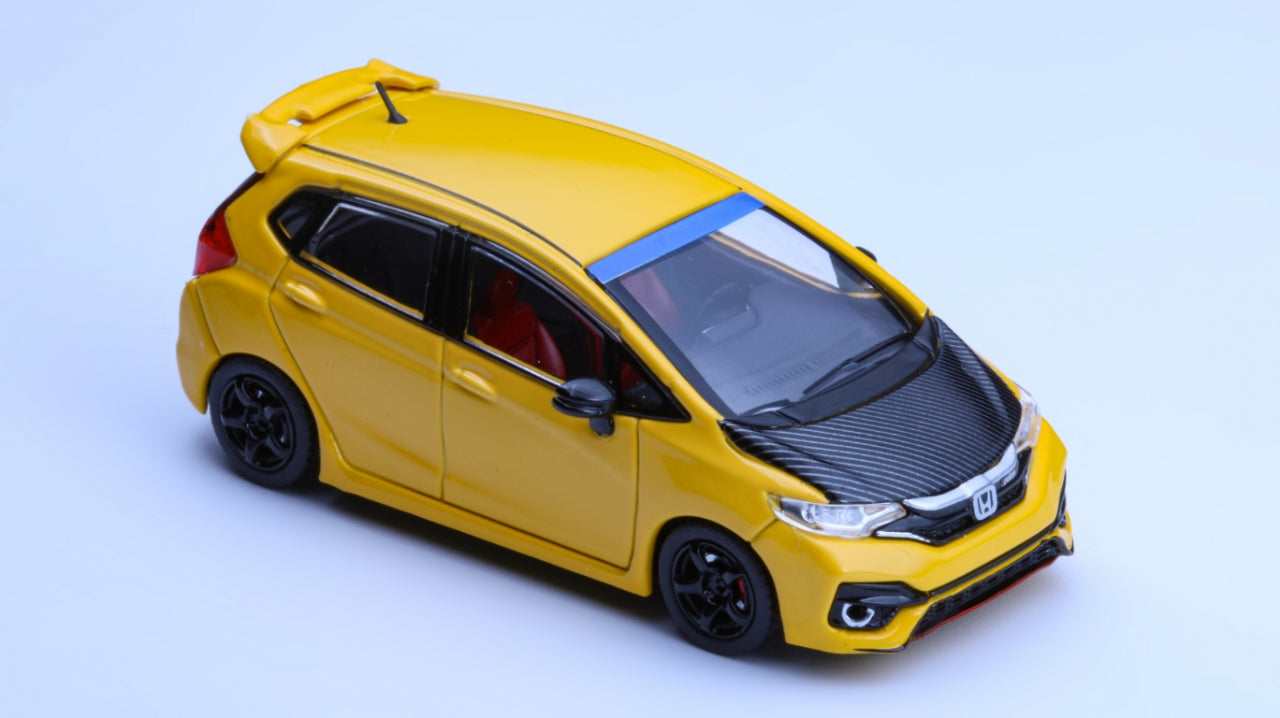 Preorder] Micro Garage 1:64 Third Generation FIT GK5 RS (13