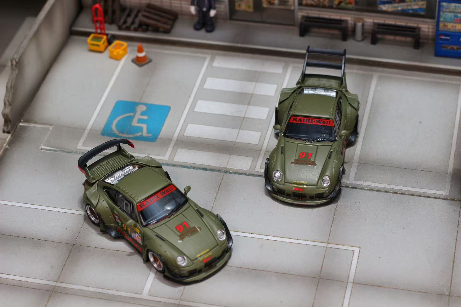 Preorder] Street Weapon 1:64 Porsche RWB 993 Matte Green (2