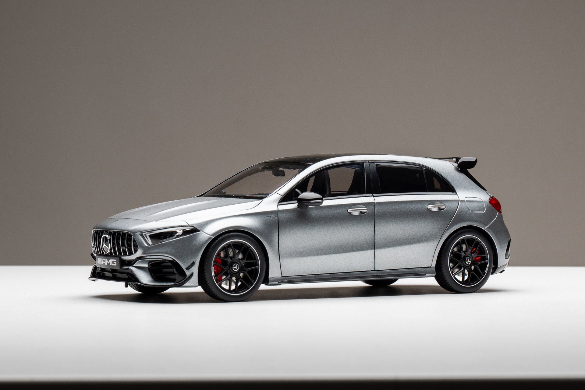 Kiloworks 1:18 Mercedes-Benz AMG A45 S Grey LHD