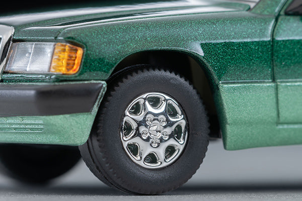 [Preorder] TLVN Tomica Limited Vintage Neo 1:64 1992 Mercedes-Benz 190E (Green) LV-N77d
