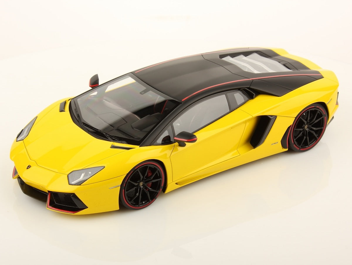 MR Collection 1:18 Lamborghini Huracan Sterrato (Verde Gea