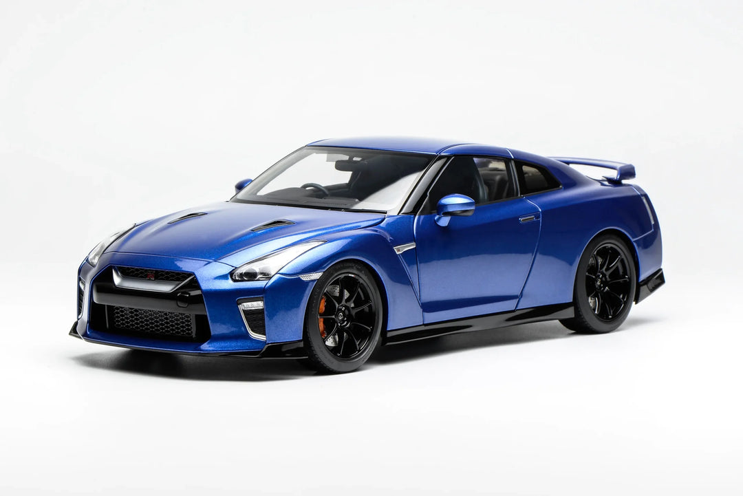 MOTORHELIX 1:18 Nissan GT-R(R35) Track Edition Engineered By NISMO 2020 M83504/M83505