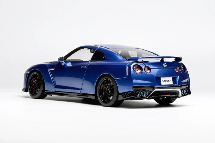 MOTORHELIX 1:18 Nissan GT-R(R35) Track Edition Engineered By NISMO 2020 M83504/M83505