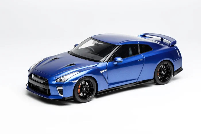 MOTORHELIX 1:18 Nissan GT-R(R35) Track Edition Engineered By NISMO 2020 M83504/M83505