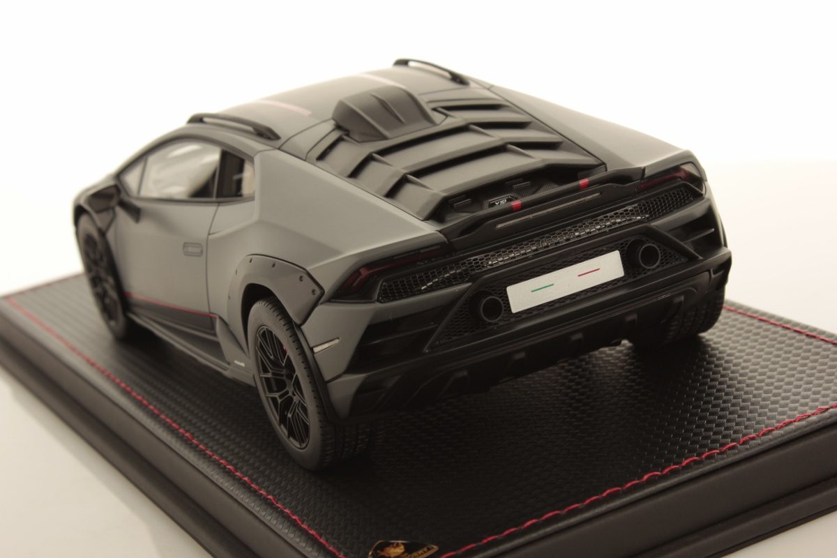 MR Collection 1:18 Lamborghini Huracan Sterrato (Grigio Vulcano