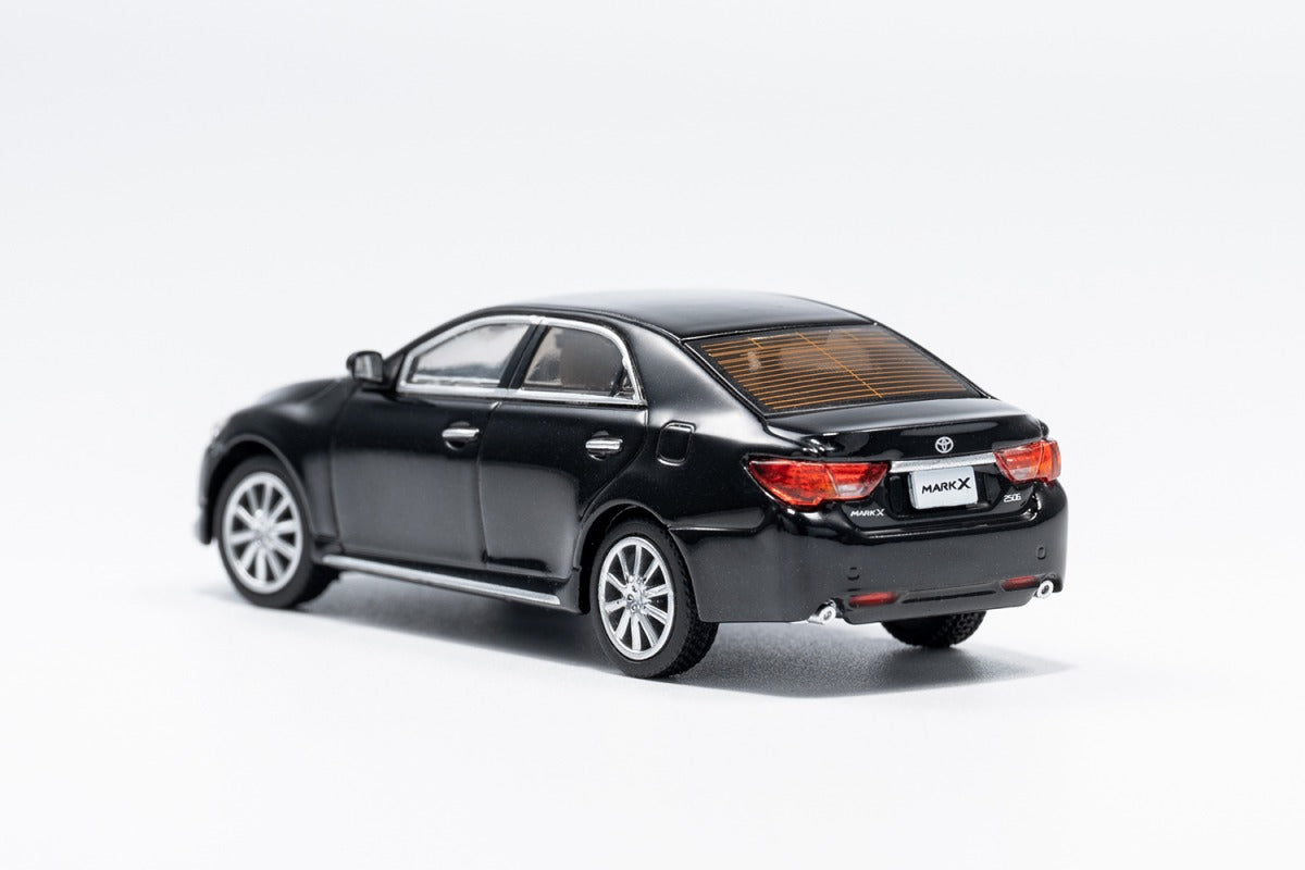 GCD 1:64 Toyota Mark X 2nd Generation White / Silver / Black