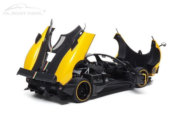 [Preorder] Almost Real 1:18  Pagani Zonda Cinque Roadster - 2009 - Giallo Ginevra 850613001