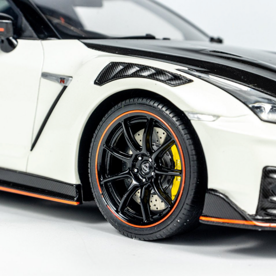 Kyosho 1:18 Nissan GT-R NISMO 2024 Special Edition (WHITE Kyosho 1:18 Nissan GT-R NISMO 2024 Special Edition (WHITE