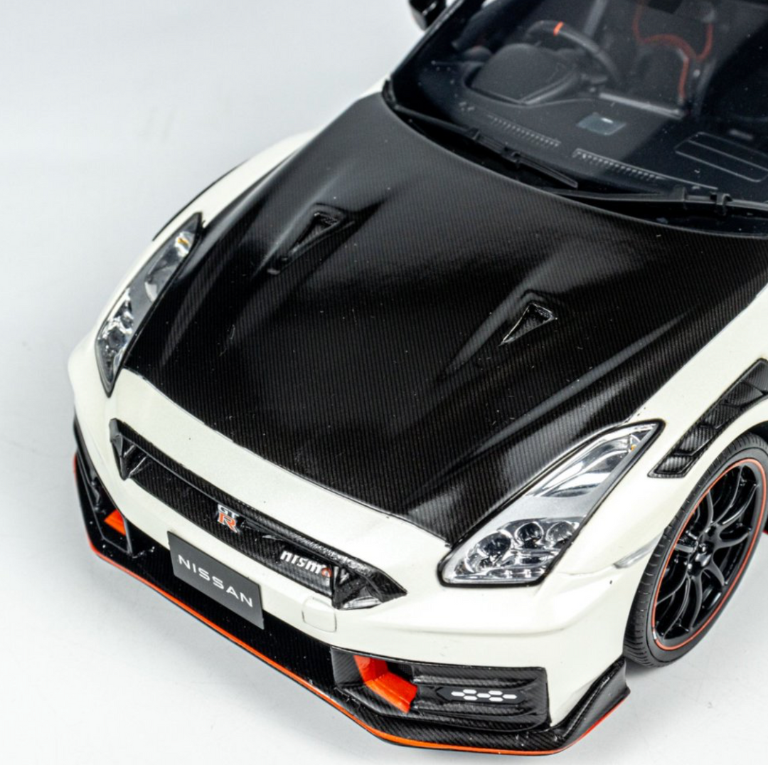 値下げ NIssan GT-R ニスモ ホワイト 1/8スケール Kyosho 1:18 Nissan GT-R NISMO 2024 Special Edition (WHITE
