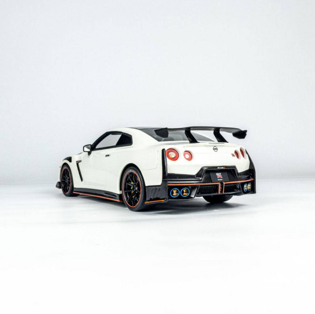 Kyosho 1:18 Nissan GT-R NISMO 2024 Special Edition (WHITE Kyosho 1:18 Nissan GT-R NISMO 2024 Special Edition (WHITE