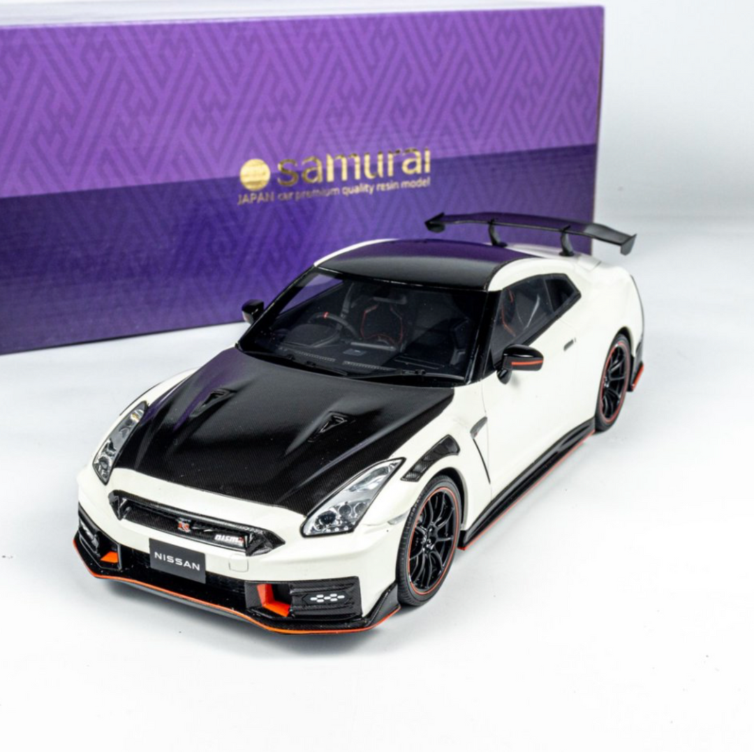値下げ NIssan GT-R ニスモ ホワイト 1/8スケール Kyosho 1:18 Nissan GT-R NISMO 2024 Special Edition (WHITE