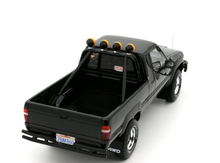 [Preorder] OttO 1:18 TOYOTA HILUX SR5 GLOSSY BLACK 202 1985 OT481