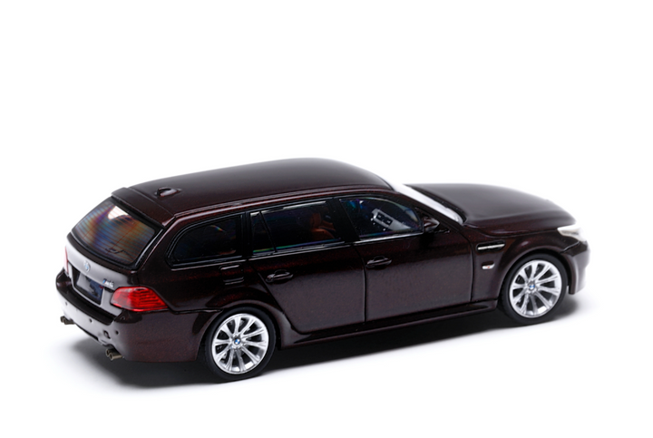 [Preorder] King Model 1:64 BMW M5 Sedan and Wagon (4 Versions)