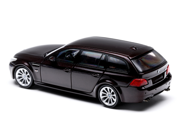 [Preorder] King Model 1:64 BMW M5 Sedan and Wagon (4 Versions)