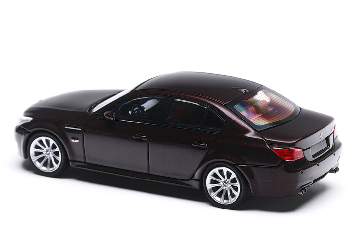 [Preorder] King Model 1:64 BMW M5 Sedan and Wagon (4 Versions)