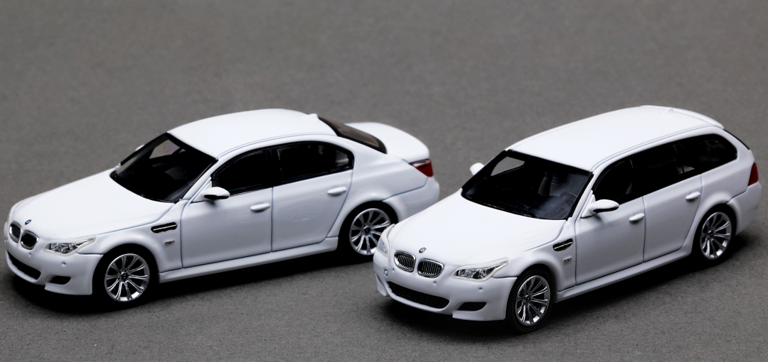 [Preorder] King Model 1:64 BMW M5 Sedan and Wagon (4 Versions)