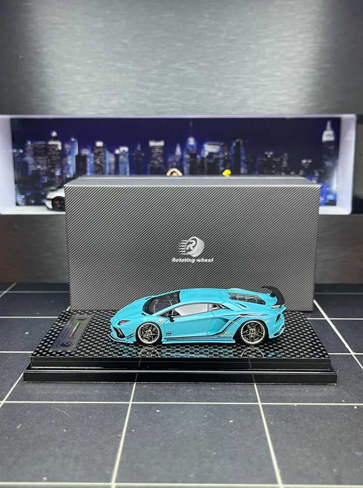 [Preorder] Rotating Wheel 1:64 Rowen Lamborghini Aventador S (4 Colours)