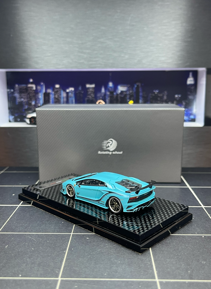 [Preorder] Rotating Wheel 1:64 Rowen Lamborghini Aventador S (4 Colours)