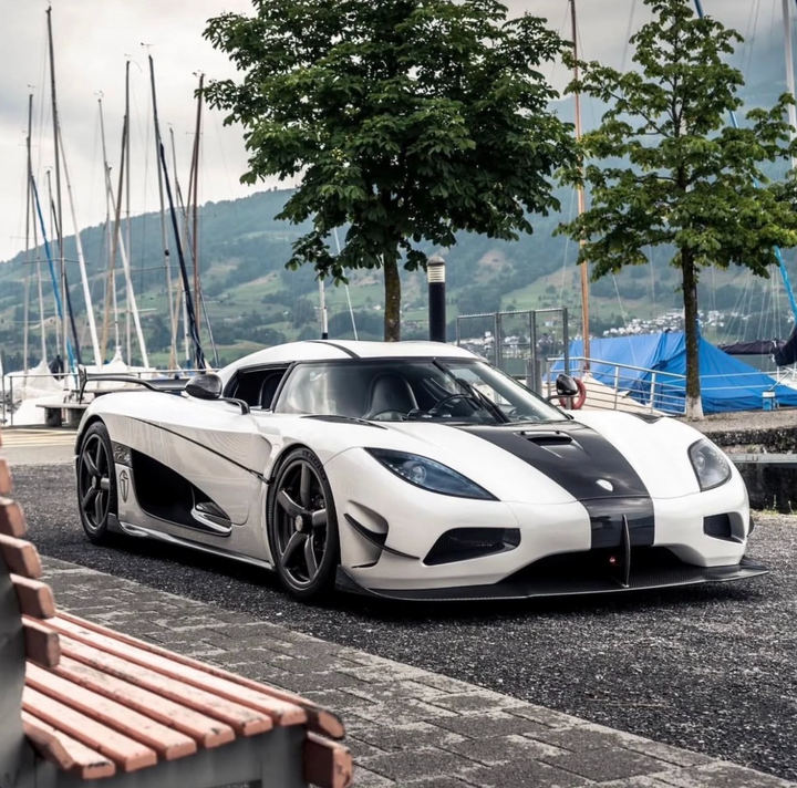 [Preorder] Guo ji 1:64 Koenigsegg Agera RS (5 Colours)