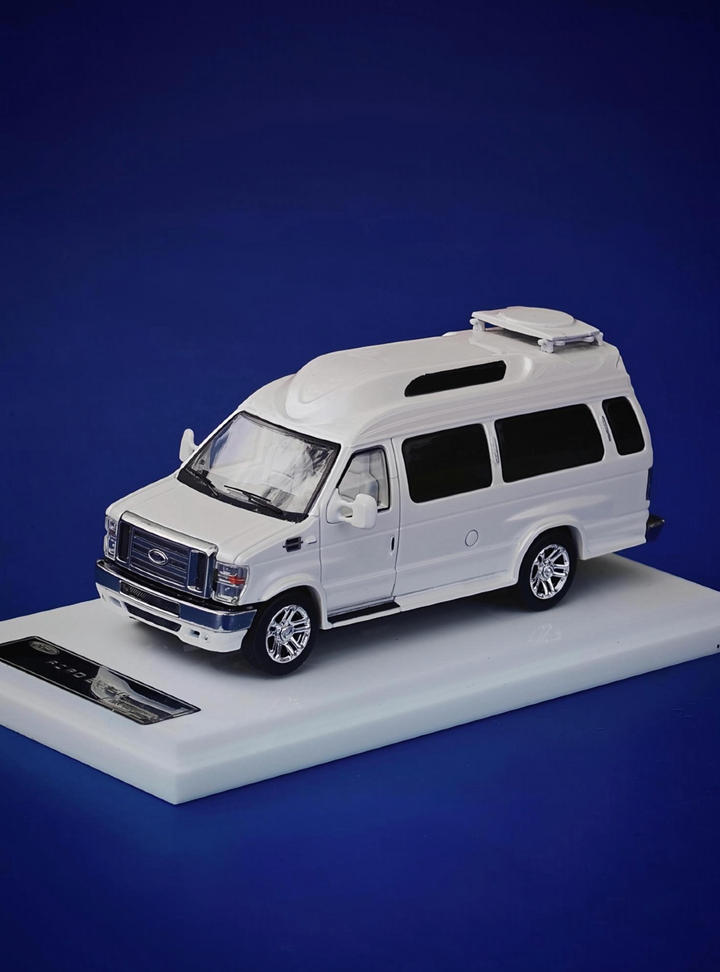 [Preorder] MK Miniatures 1:64 Ford E350 Motorhome Metallic White