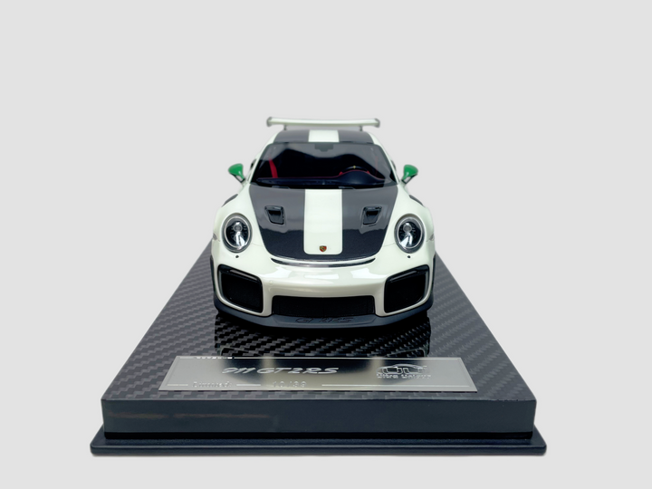 [Preorder] Ultra Unique 1:18 Porsche 911 GT2RS (2 Colours)