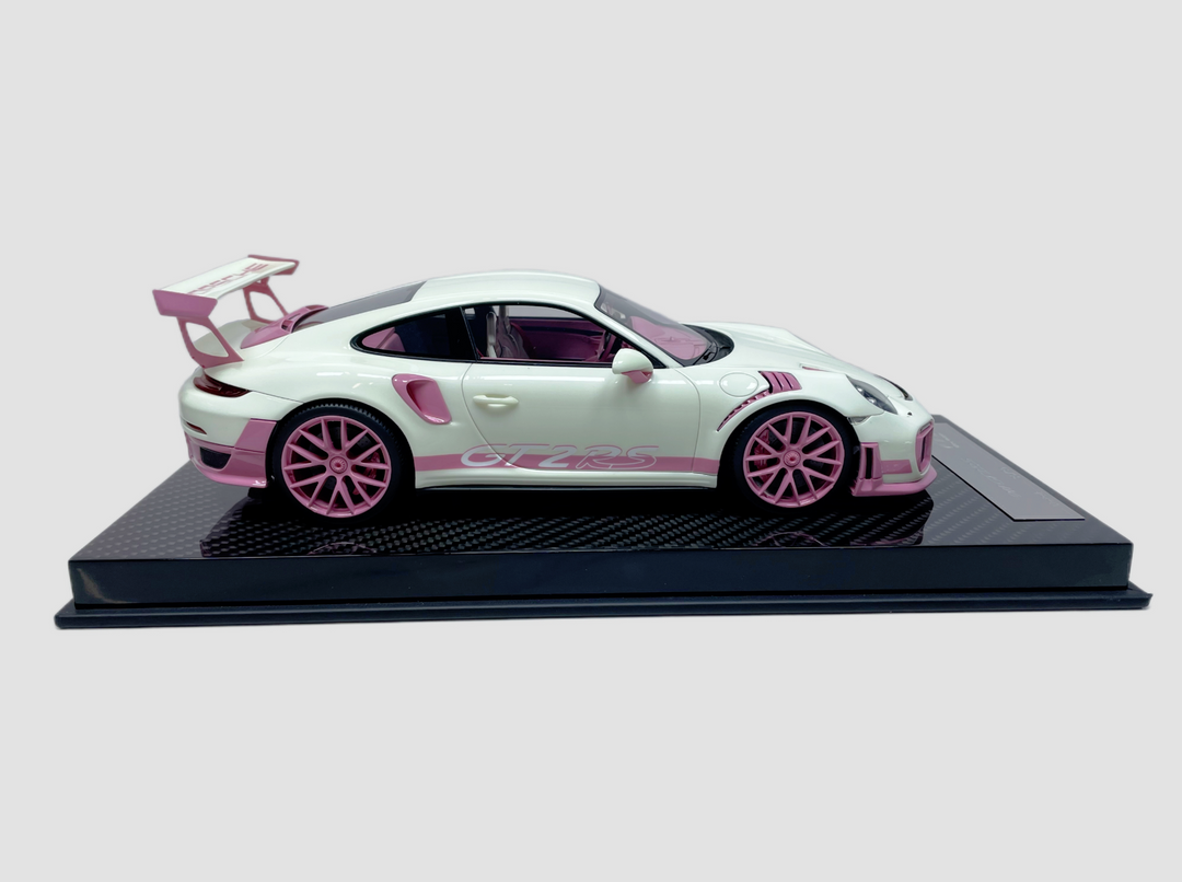 [Preorder] Ultra Unique 1:18 Porsche 911 GT2RS (2 Colours)
