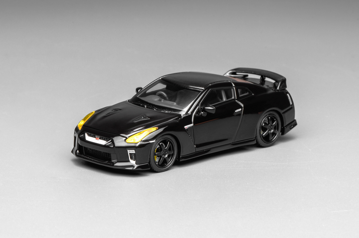 [Preorder] MOTORHELIX 1:64 NISSAN GT-R (R35) Meteor Pearl Black/Carbon Top M63517