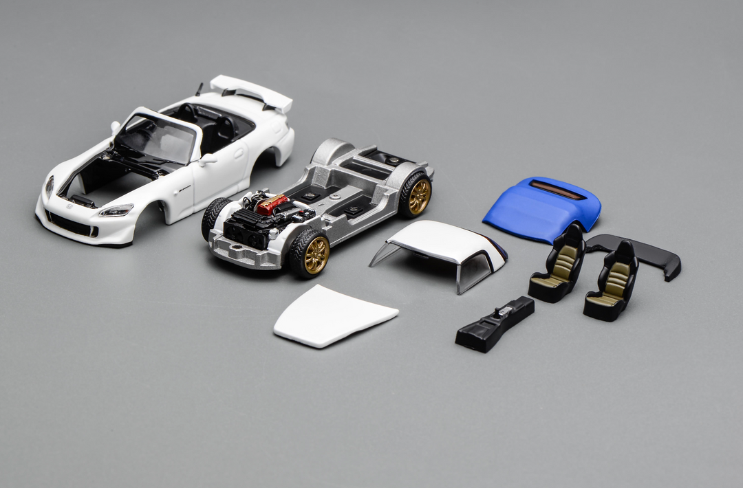 [Preorder] MOTORHELIX 1:64 HONDA S2000 TYPE S PLATINUM WHITE PEARL M65108