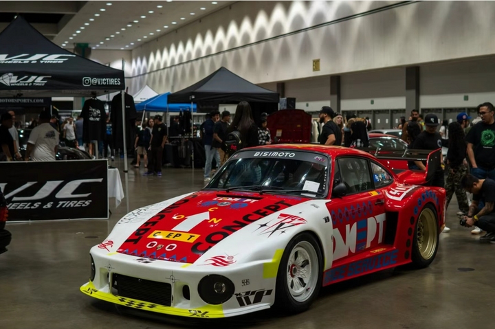 [Preorder] The Race Service Store 1:64 Porsche Project 935X Art Car Race Service Studio Custom