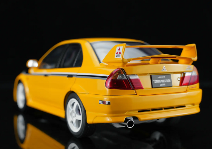 Motorhelix 1:18 Mitsubishi Lancer Evolution VI GSR T.M.E Yellow W/ CF Bonnet M84306
