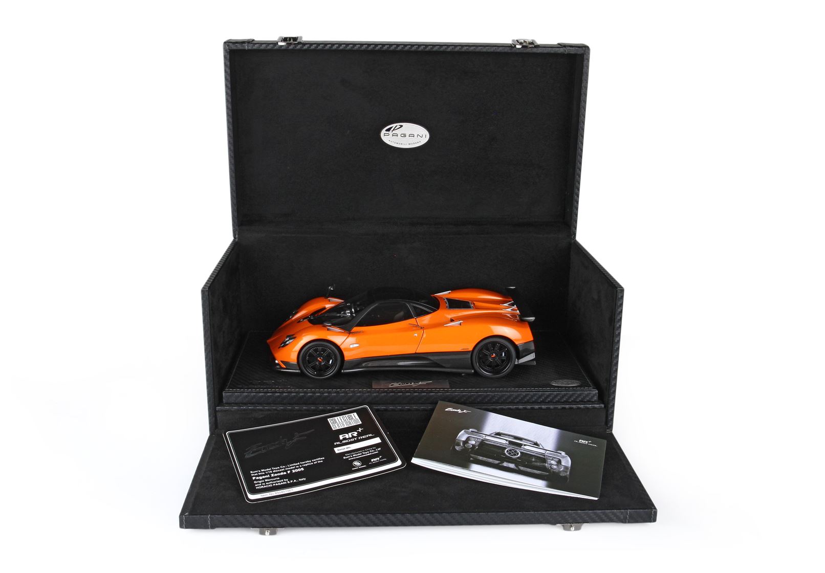 BBR 1:18 Pagani Zonda F (2 Colors) 850410021DIE/ 850409021DIE