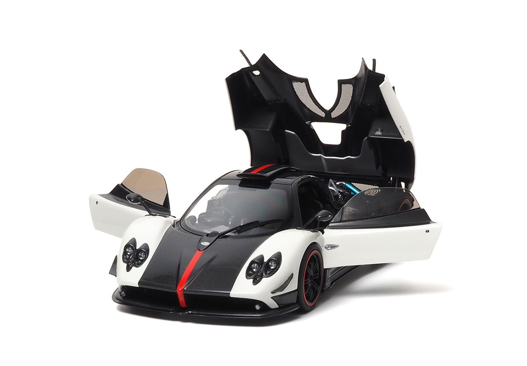 [Preorder] BBR 1:18 Pagani Zonda Cinque Coupe (3 Colors) 850604021DIE/850603021DIE/850602021DIE