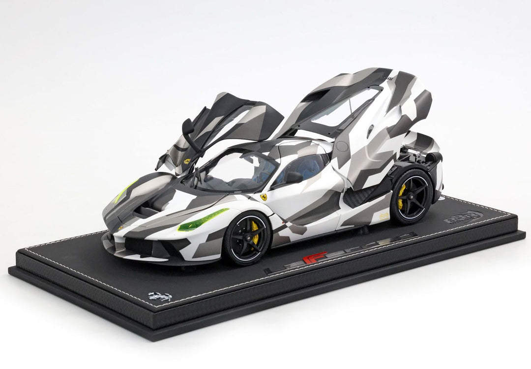 BBR 1:18 Ferrari LaFerrari 2012 open diecast - SPECIAL PACK Camouflage display case BBR182243DIE
