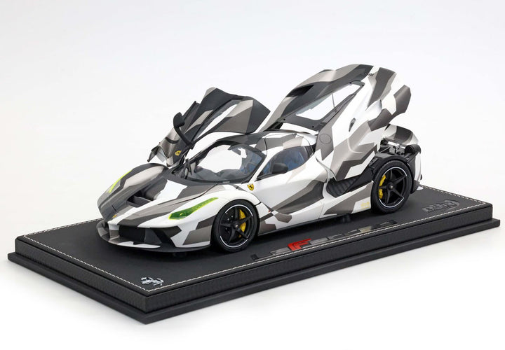 BBR 1:18 Ferrari LaFerrari 2012 open diecast - SPECIAL PACK Camouflage display case BBR182243DIE