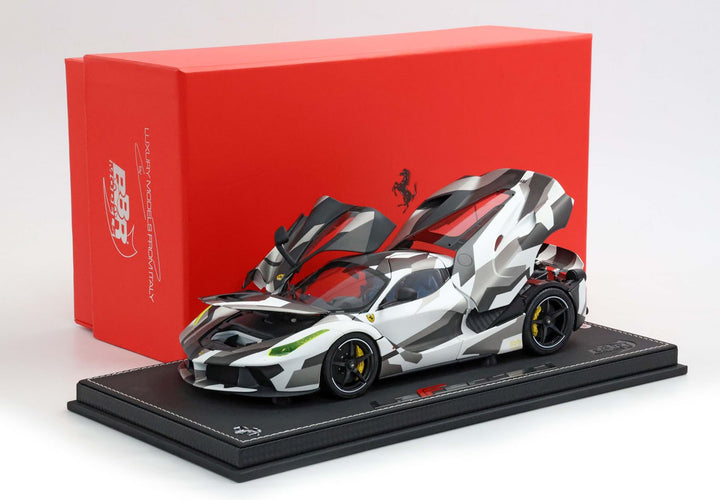 BBR 1:18 Ferrari LaFerrari 2012 open diecast - SPECIAL PACK Camouflage display case BBR182243DIE
