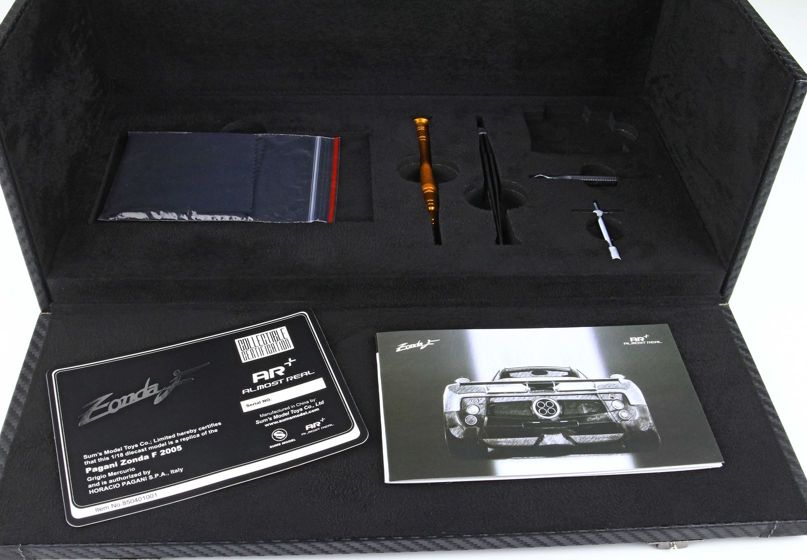 BBR 1:18 Pagani Zonda F (2 Colors) 850410021DIE/ 850409021DIE