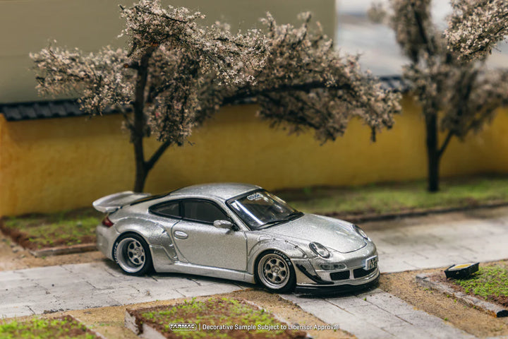 Tarmac Works 1:64 RWB 997 Abu Dhabi T64-057-AB