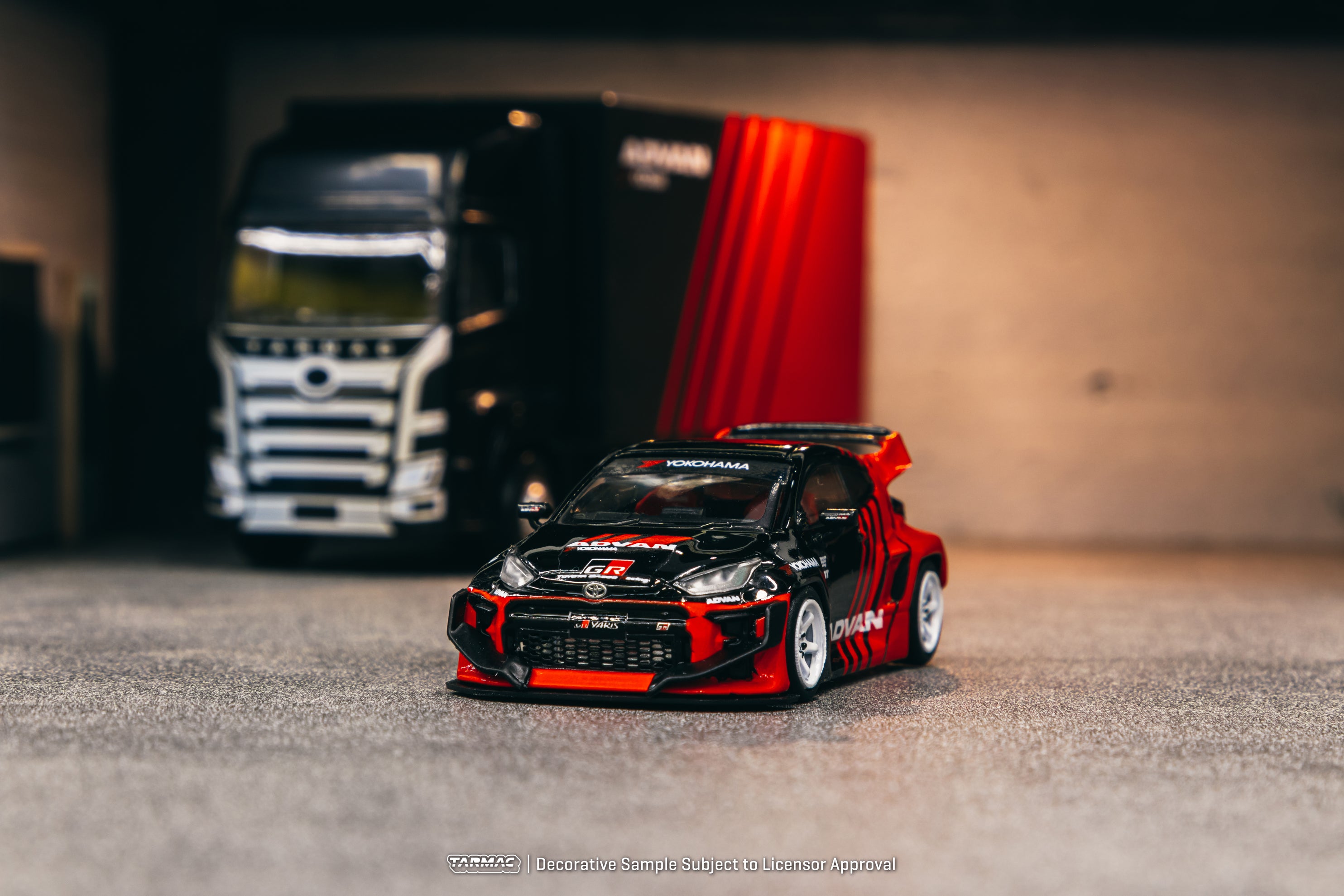 Tarmac Works 1:64 Pandem Yaris ADVAN