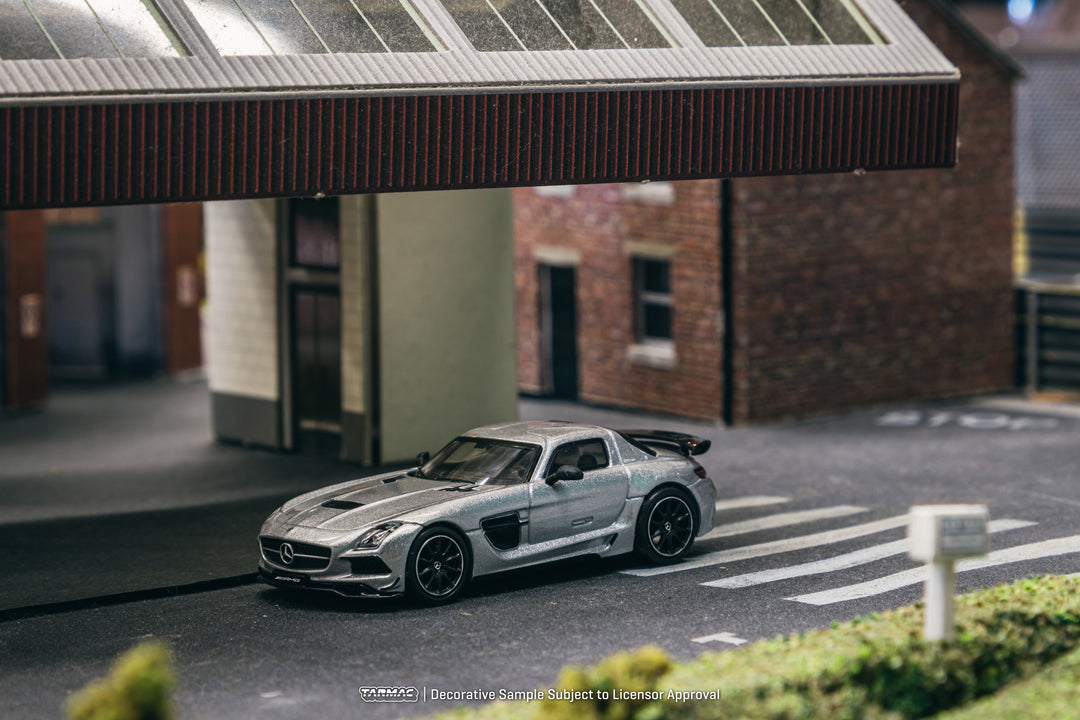 Tarmac Works 1:64 Mercedes-Benz SLS AMG Coupé Black Series Silver Metallic