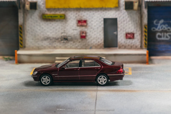 Tarmac Works 1:64 Mercedes-Benz S 55 AMG Bordeaux Red Metallic T64G-072-BO