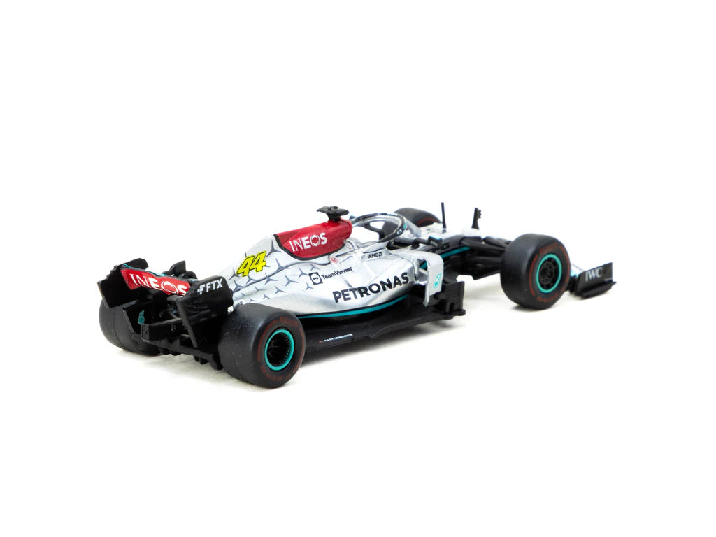 Tarmac Works 1:64 Mercedes-AMG F1 W12 E Performance T64G-F037-LV