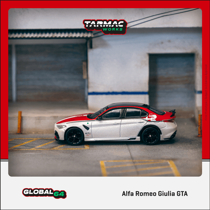Tarmac Works 1:64 Alfa Romeo Giulia GTA Red / White T64G-TL031-RW