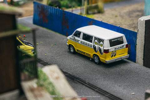 Tarmac Works 1:64 Dodge Van Mooneyes