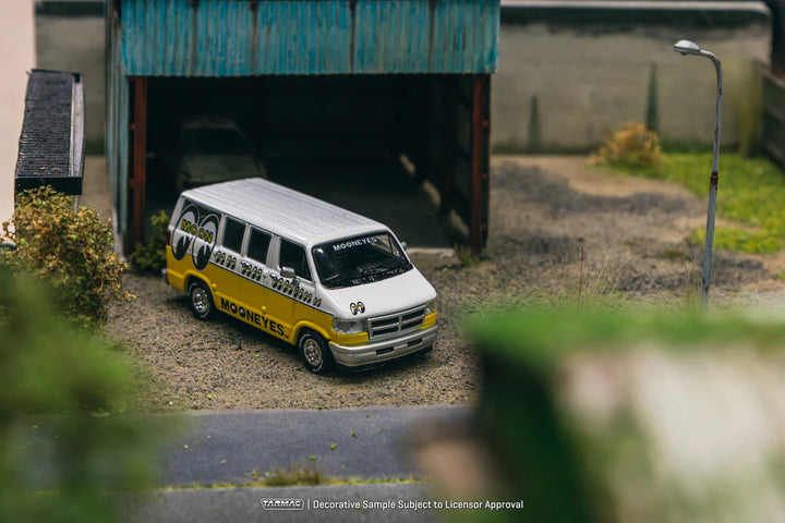 Tarmac Works 1:64 Dodge Van Mooneyes